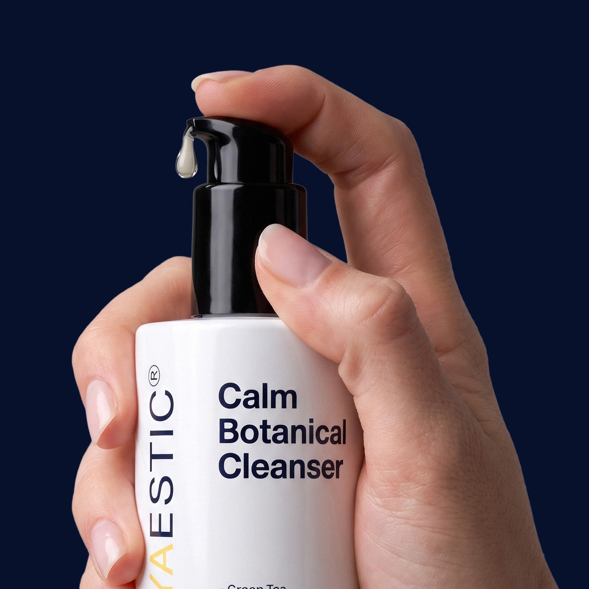 Gel Rửa Mặt Làm Dịu & Bảo Vệ Hàng Rào Ẩm Hyaestic Calm Botanical Cleanser